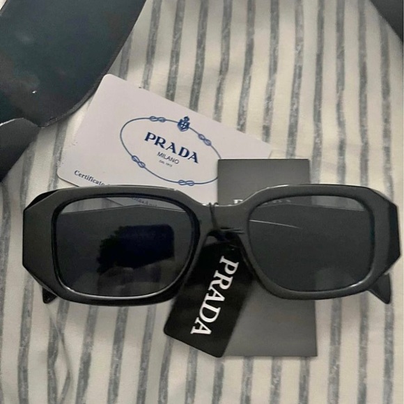 Prada black sunglasses - Picture 2 of 5